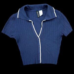 H&m women's navy and blue crop-top
